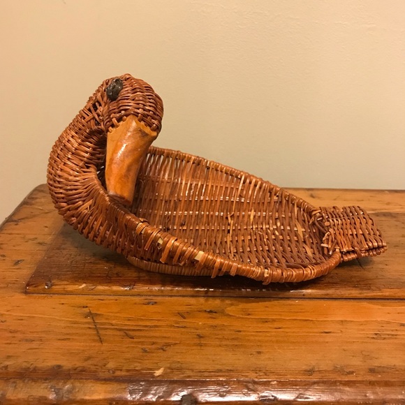 Vintage wicker/rattan set of nesting duck baskets - Picture 7 of 16